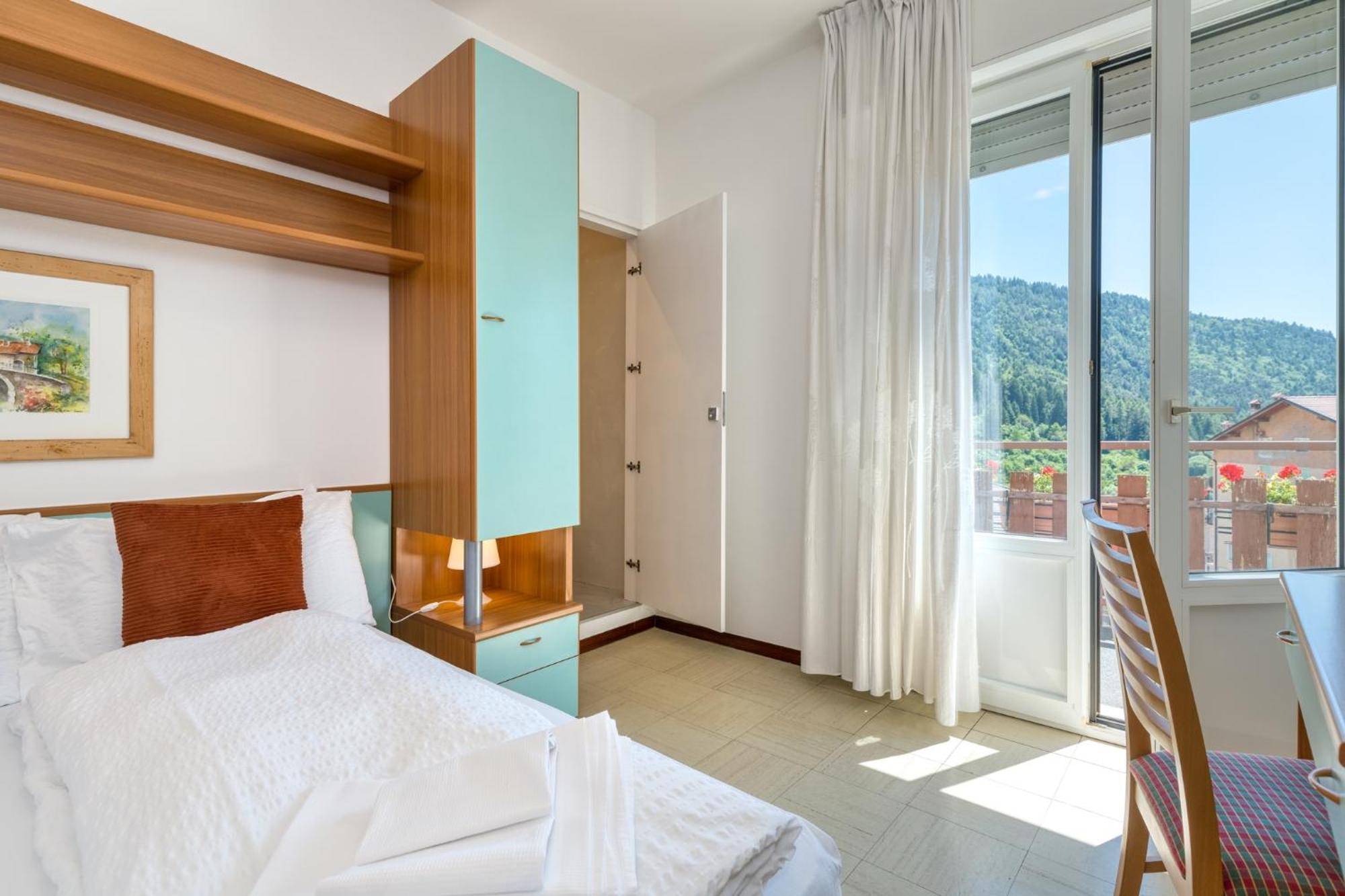 Hotel Martinelli Ronzo-Chienis ภายนอก รูปภาพ