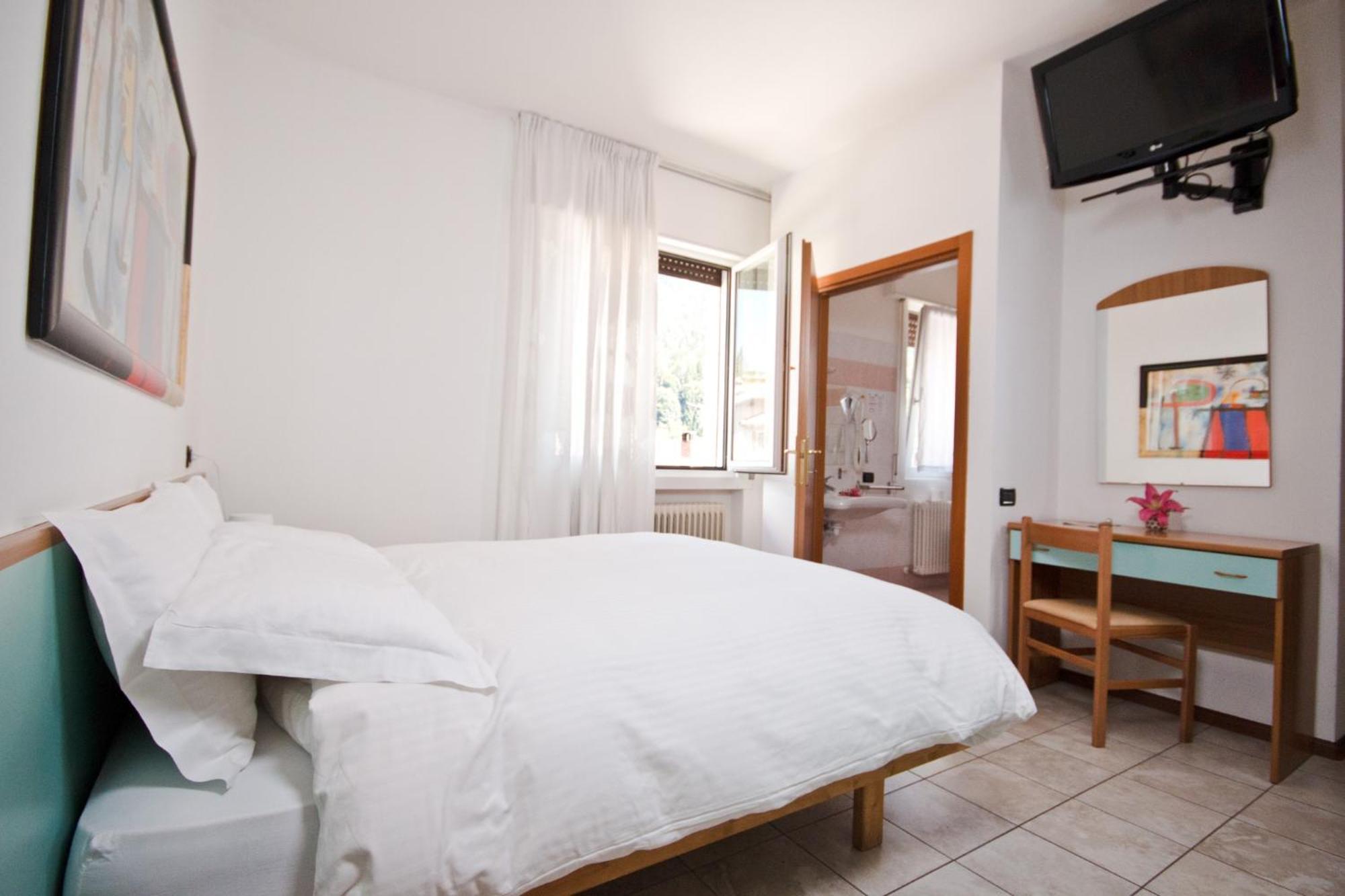 Hotel Martinelli Ronzo-Chienis ภายนอก รูปภาพ