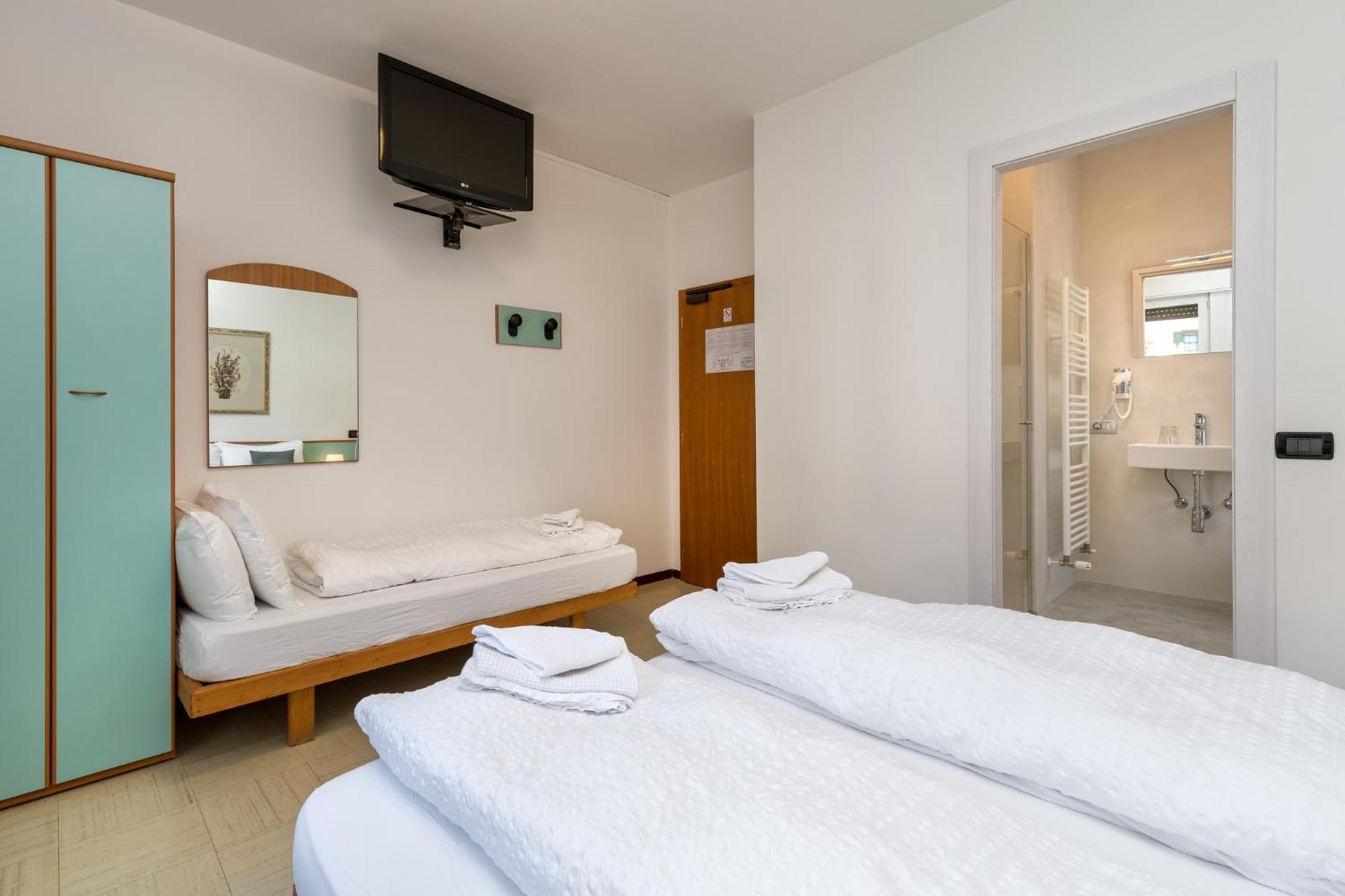 Hotel Martinelli Ronzo-Chienis ภายนอก รูปภาพ