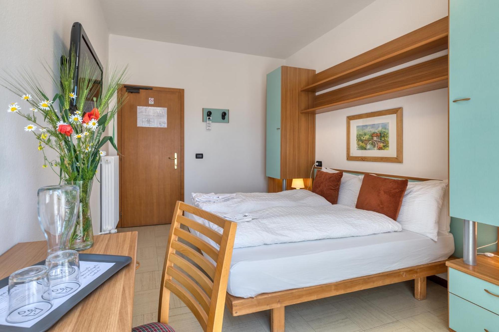 Hotel Martinelli Ronzo-Chienis ภายนอก รูปภาพ