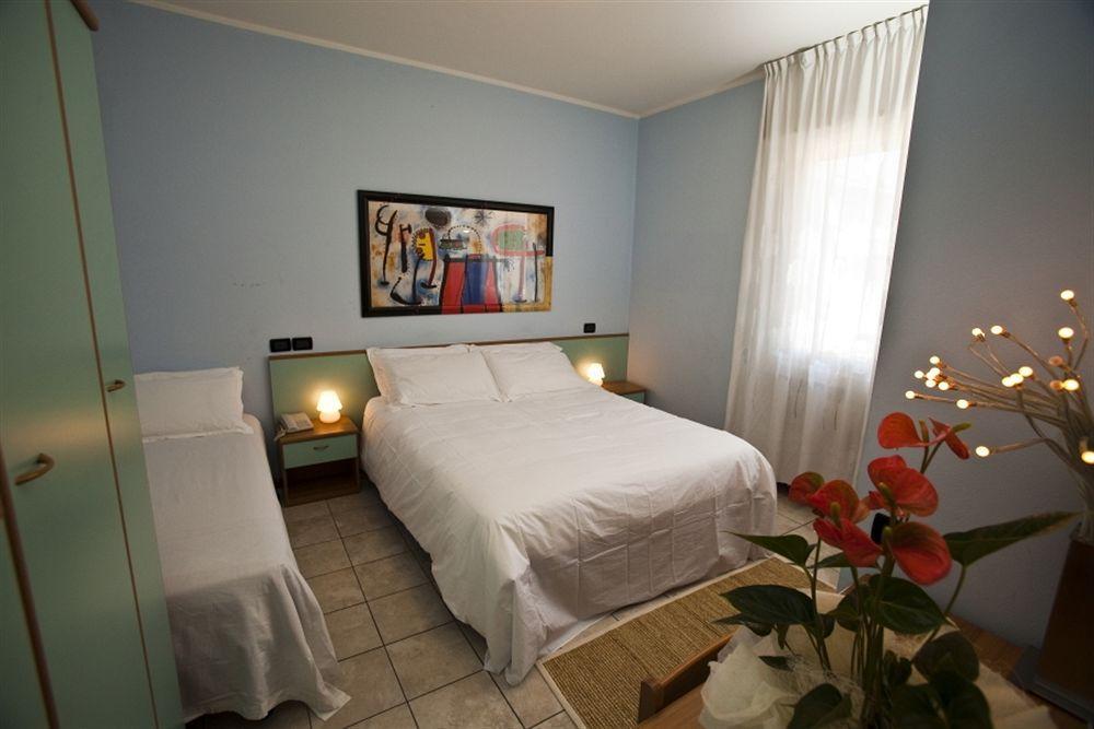 Hotel Martinelli Ronzo-Chienis ภายนอก รูปภาพ