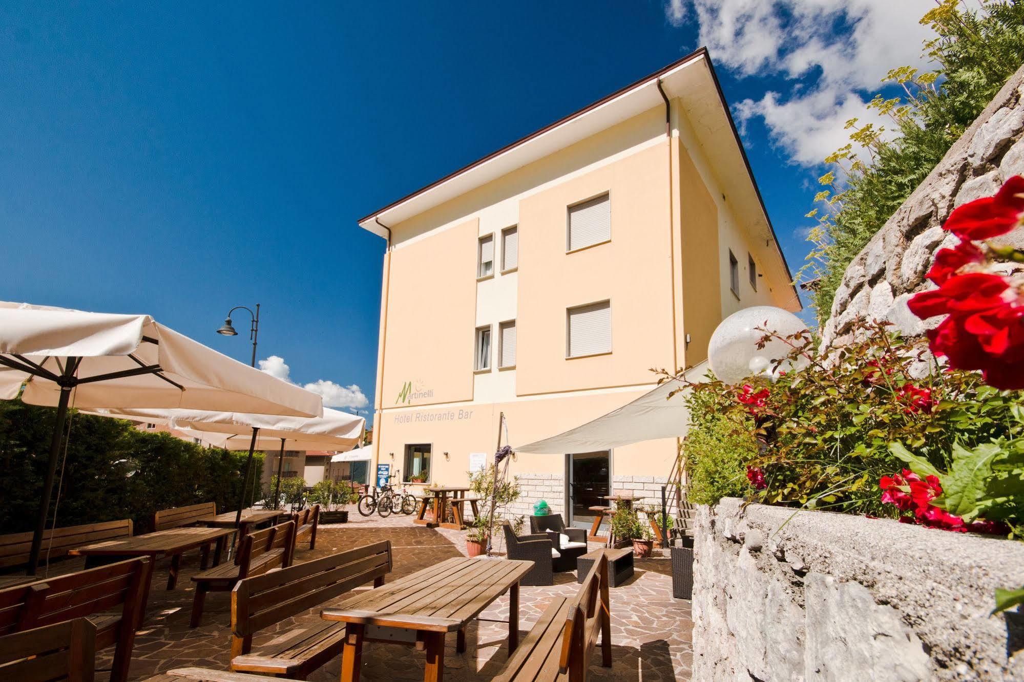 Hotel Martinelli Ronzo-Chienis ภายนอก รูปภาพ
